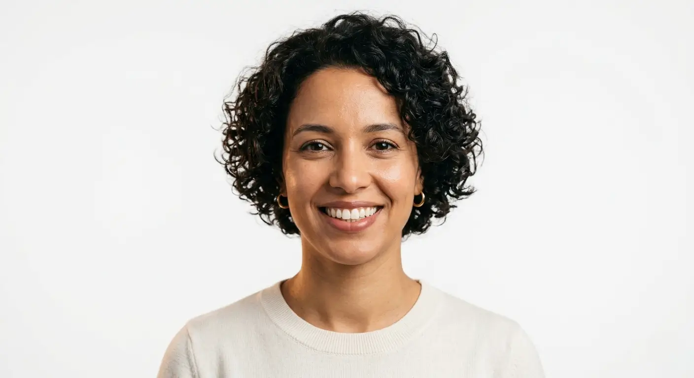 Patiente souriante au Clinique Dentaire Dr Kenza Sentissi, Casablanca